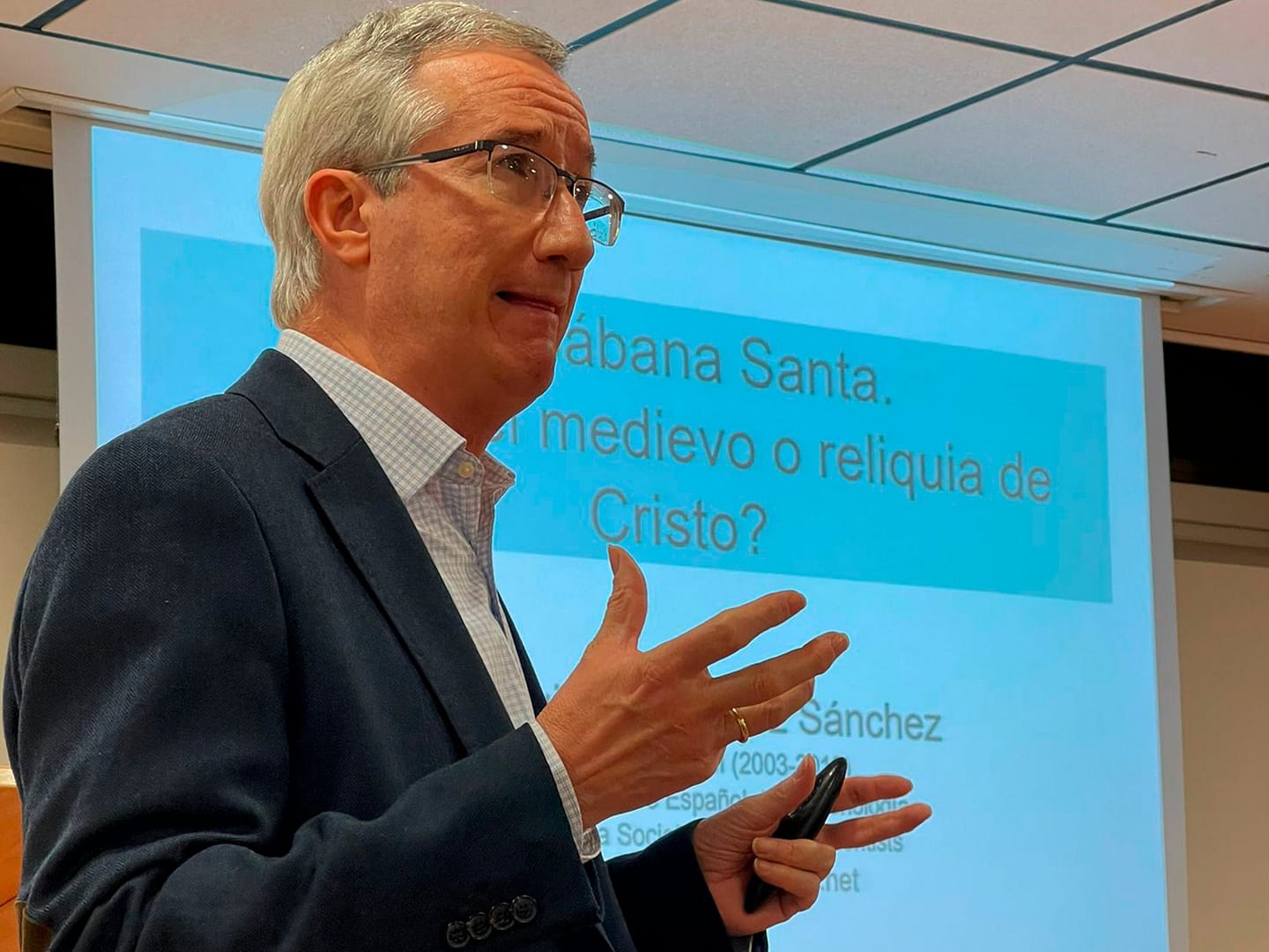 Conferencia «La Sábana Santa» por D. José Luis Fernández
